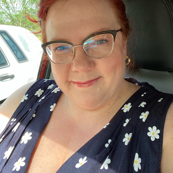 SUMMERTIME !!! Meet your Posher, April - Picture 3 of 9